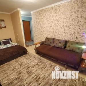 1-к квартира, посуточно, 38м2, 4/9 этаж