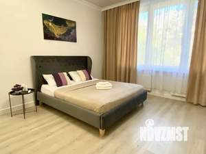 Студия квартира, посуточно, 42м2, 1/9 этаж