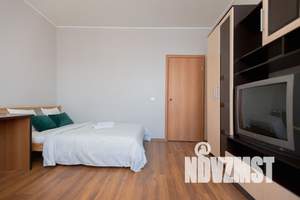 1-к квартира, посуточно, 55м2, 12/25 этаж