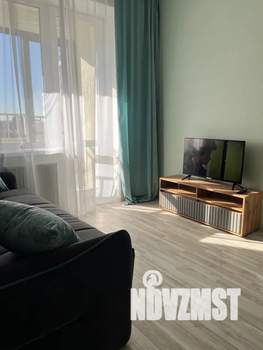 1-к квартира, посуточно, 40м2, 5/8 этаж