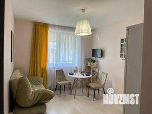 Студия квартира, посуточно, 40м2, 1/5 этаж