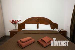 2-к квартира, посуточно, 50м2, 1/1 этаж