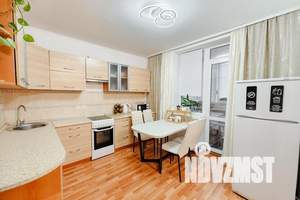 2-к квартира, посуточно, 65м2, 2/17 этаж