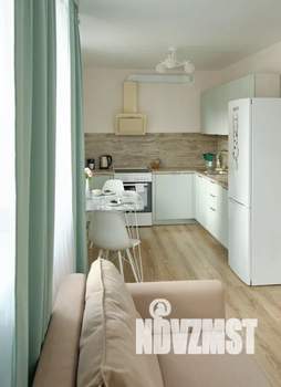 1-к квартира, посуточно, 38м2, 9/25 этаж