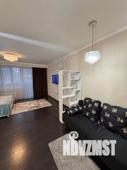 Студия квартира, посуточно, 45м2, 1/10 этаж