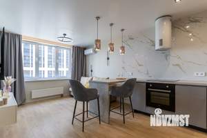 2-к квартира, посуточно, 45м2, 19/35 этаж