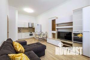 1-к квартира, посуточно, 43м2, 1/18 этаж