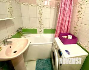 1-к квартира, посуточно, 42м2, 4/4 этаж