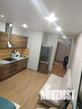 Студия квартира, посуточно, 35м2, 11/25 этаж