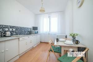 1-к квартира, посуточно, 38м2, 13/18 этаж