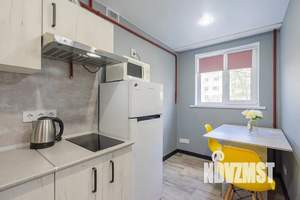 Студия квартира, посуточно, 25м2, 1/5 этаж