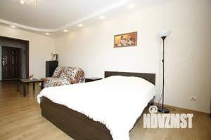 1-к квартира, посуточно, 65м2, 12/18 этаж