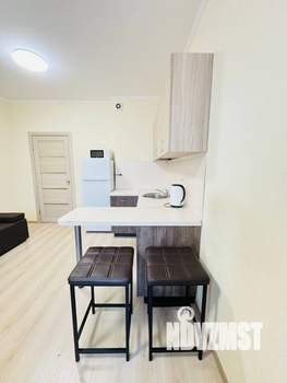 Студия квартира, посуточно, 40м2, 22/32 этаж