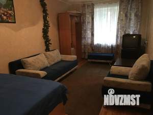 1-к квартира, посуточно, 35м2, 1/9 этаж