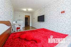 1-к квартира, посуточно, 40м2, 13/18 этаж