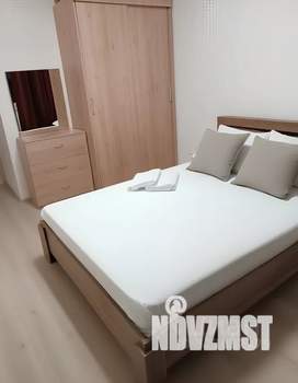 Студия квартира, посуточно, 40м2, 17/32 этаж