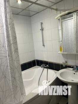 Студия квартира, посуточно, 42м2, 1/5 этаж