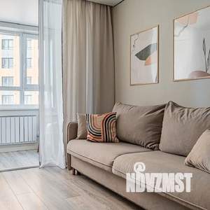1-к квартира, посуточно, 38м2, 22/35 этаж