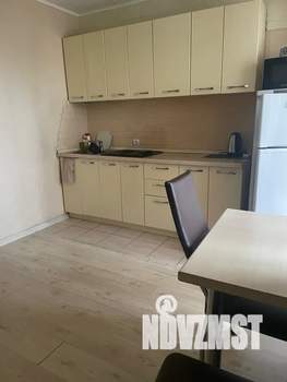 Студия квартира, посуточно, 40м2, 10/19 этаж