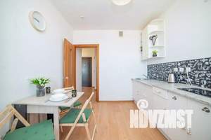 1-к квартира, посуточно, 38м2, 13/18 этаж