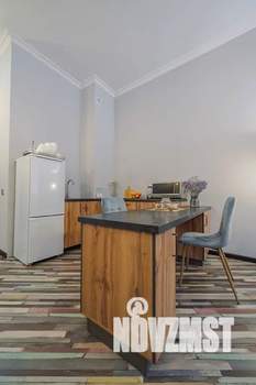 Студия квартира, посуточно, 30м2, 1/25 этаж