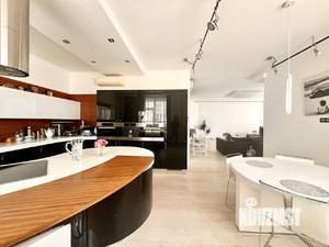 3-к квартира, на длительный срок, 140м2, 13/14 этаж
