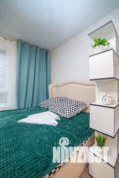 Студия квартира, посуточно, 28м2, 15/25 этаж