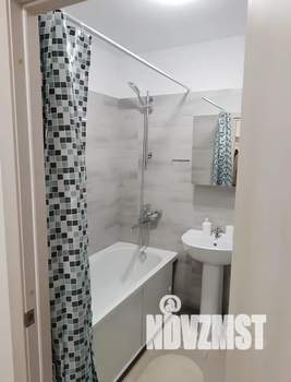 Студия квартира, посуточно, 40м2, 17/32 этаж