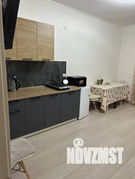 Студия квартира, посуточно, 36м2, 18/25 этаж