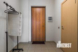 Студия квартира, посуточно, 40м2, 2/9 этаж