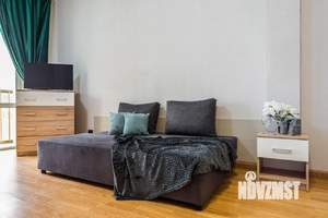 Студия квартира, посуточно, 40м2, 2/9 этаж