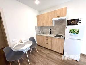 Студия квартира, посуточно, 35м2, 2/9 этаж