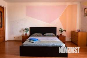 1-к квартира, посуточно, 57м2, 1/1 этаж