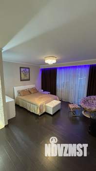 Студия квартира, посуточно, 41м2, 1/10 этаж