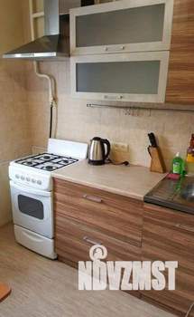 2-к квартира, посуточно, 47м2, 1/1 этаж