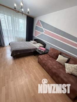 1-к квартира, посуточно, 42м2, 7/10 этаж