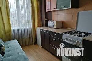 1-к квартира, посуточно, 40м2, 3/5 этаж