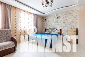 1-к квартира, посуточно, 40м2, 1/25 этаж