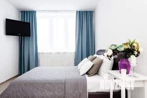Студия квартира, посуточно, 44м2, 5/25 этаж
