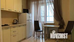 Студия квартира, посуточно, 40м2, 10/19 этаж