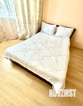 Студия квартира, посуточно, 40м2, 7/25 этаж