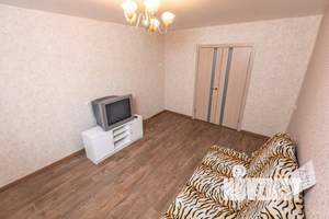 1-к квартира, посуточно, 49м2, 1/1 этаж