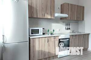 1-к квартира, посуточно, 38м2, 7/14 этаж