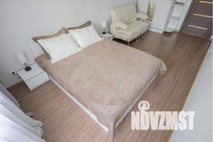 1-к квартира, посуточно, 40м2, 2/17 этаж