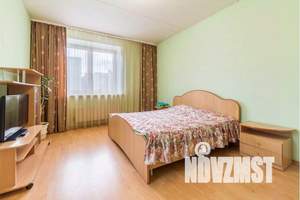 1-к квартира, посуточно, 38м2, 5/10 этаж