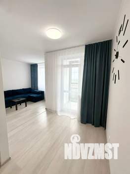 Студия квартира, посуточно, 35м2, 13/25 этаж