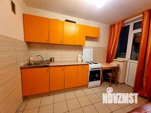 2-к квартира, посуточно, 38м2, 7/16 этаж