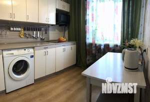 1-к квартира, посуточно, 42м2, 1/1 этаж