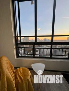 Студия квартира, посуточно, 28м2, 18/25 этаж