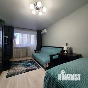 1-к квартира, посуточно, 34м2, 3/5 этаж